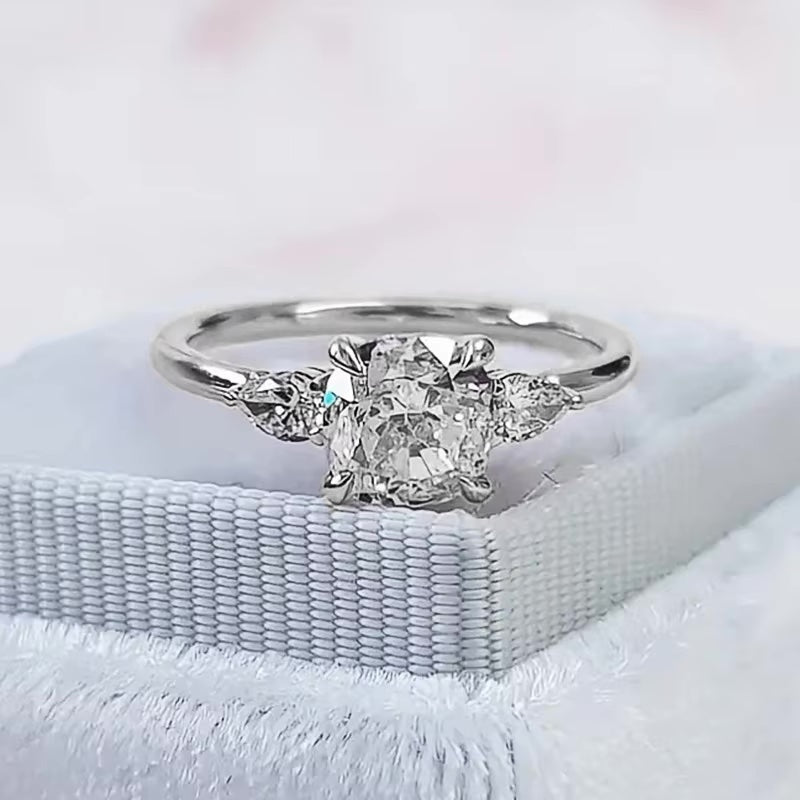 Anillo Three Stone