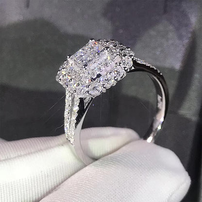 Anillo Corte Princesa con Aureola Doble
